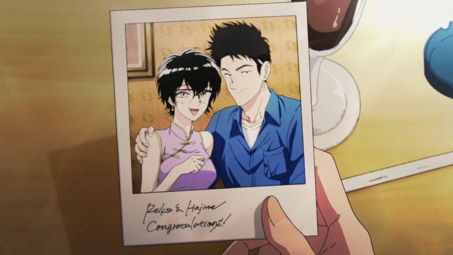 『九龍ジェネリックロマンス』アニメ第1話ネタバレ感想 工藤の写真に写っているのは、令子と見た目が全く同じ女性。